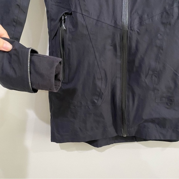 IVIVVA Lululemon Rain On Game On Jacket Black Waterproof Reflective Girls Size 8 - Picture 3 of 11